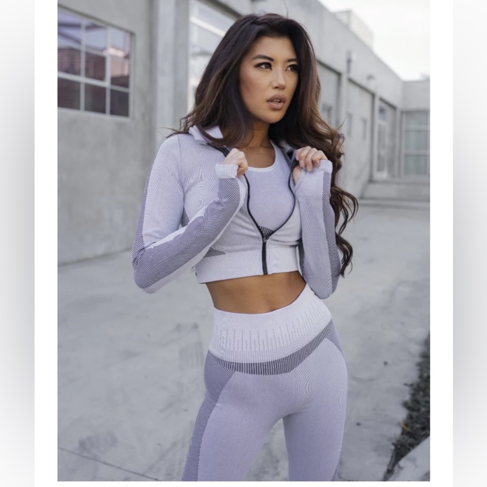 Astoria activewear light gray workout set medium